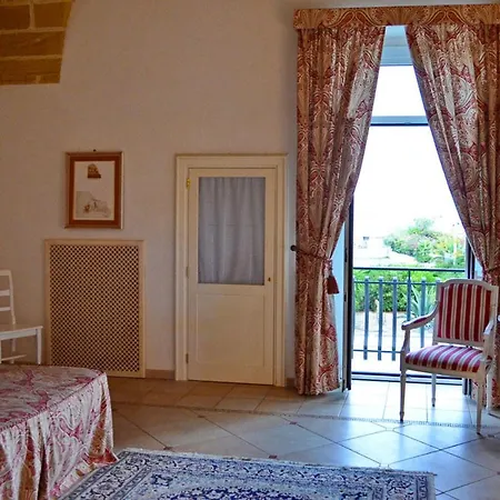 Beautiful Property In The Heart Of Apartment Gallipoli
